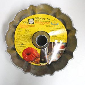 Nordic Ware Heavy Cast Aluminum Original Bundt Pan